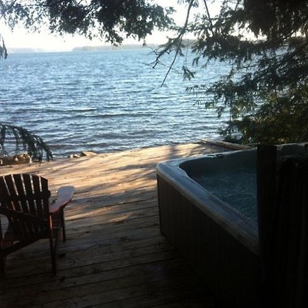 Tofino Stormbay Guest House Bagian luar foto