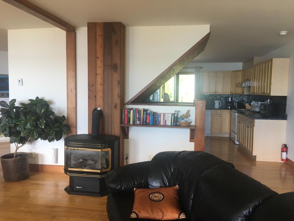 Tofino Stormbay Guest House Bagian luar foto