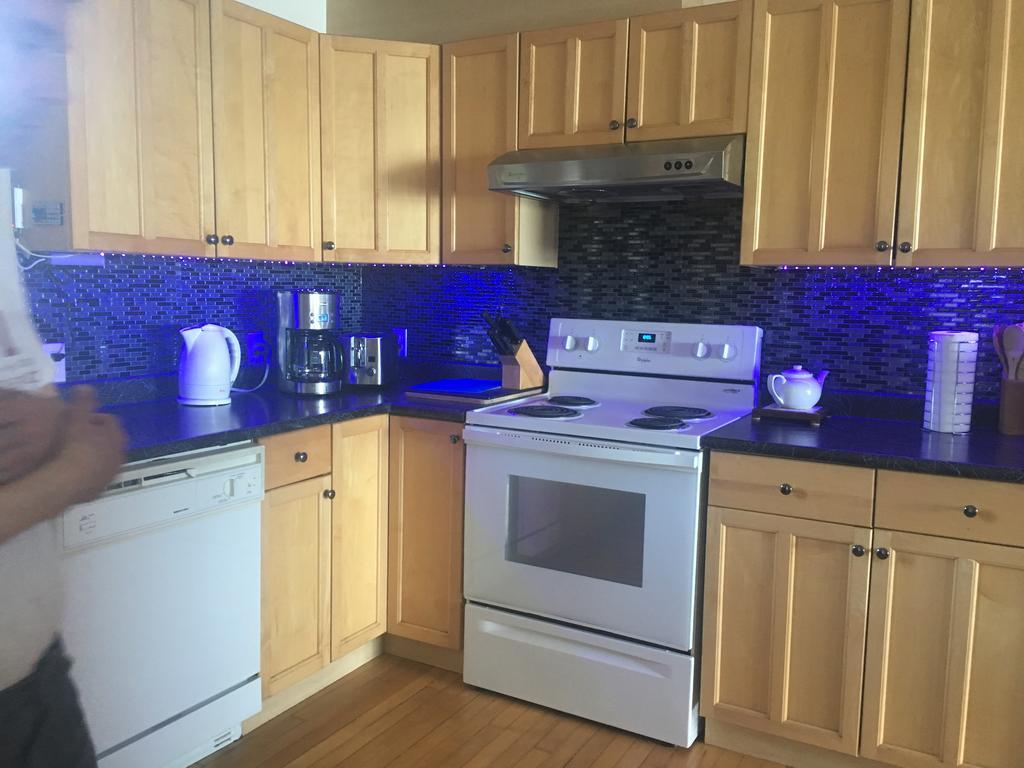 Tofino Stormbay Guest House Bagian luar foto