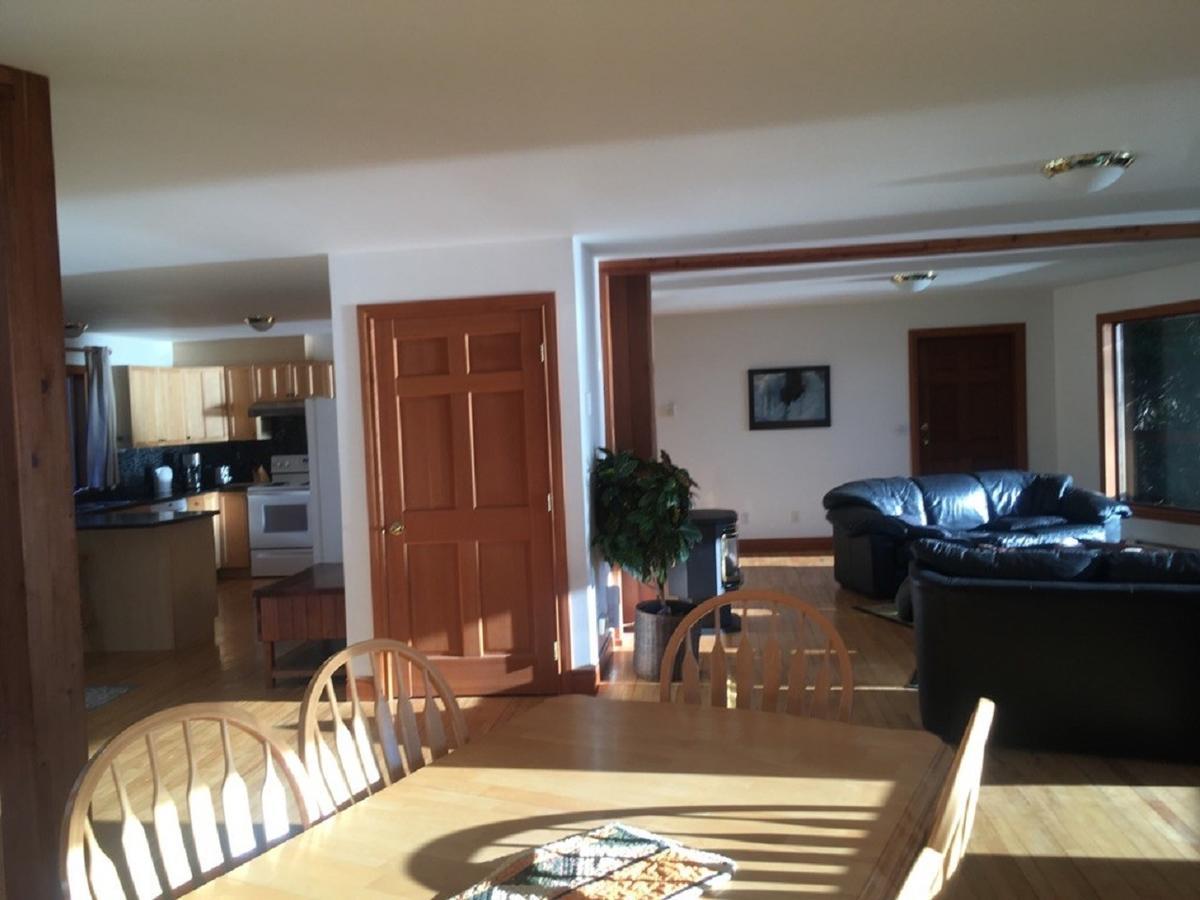Tofino Stormbay Guest House Bagian luar foto