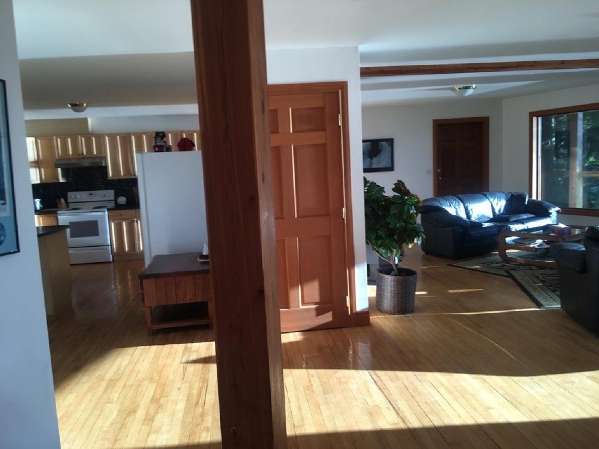 Tofino Stormbay Guest House Bagian luar foto