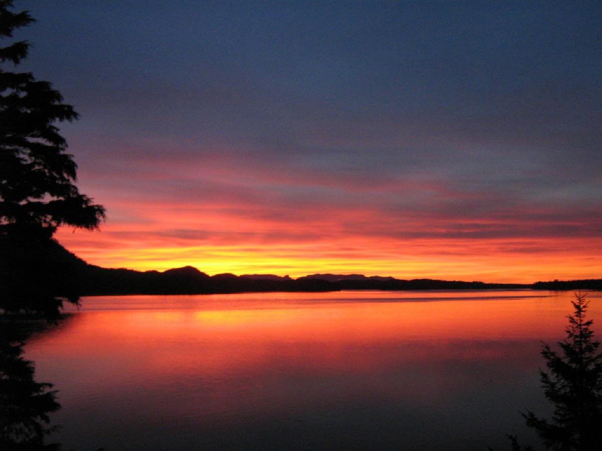 Tofino Stormbay Guest House Bagian luar foto